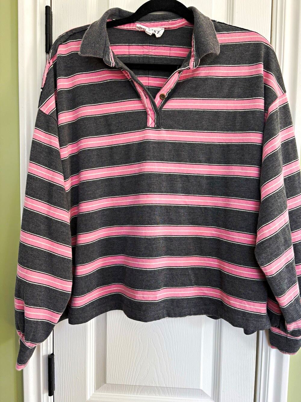 Bucket List M Gray/Pink Striped Knit Long Sleeve Collared Cropped Polo Shirt